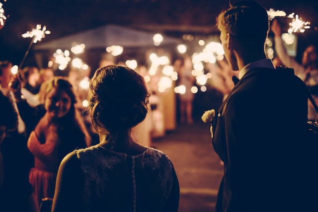 Wie Sie den perfekten Hochzeits-DJ für Ihre Veranstaltung erstellen: Eine Schritt-für-Schritt-Anleitung