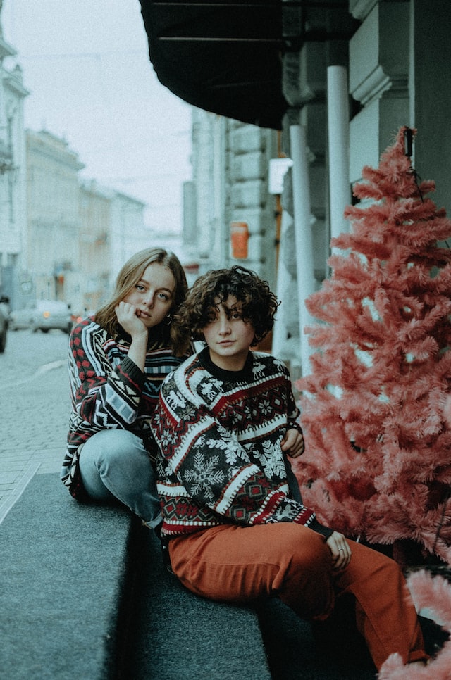 Die Weihnachtspullover-Familie: Shoppen wie ein Boss!