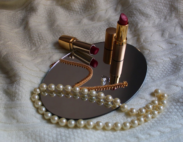 Warum jede Frau eine Perlenkette mit Anhänger in ihrer Schmuckkollektion braucht